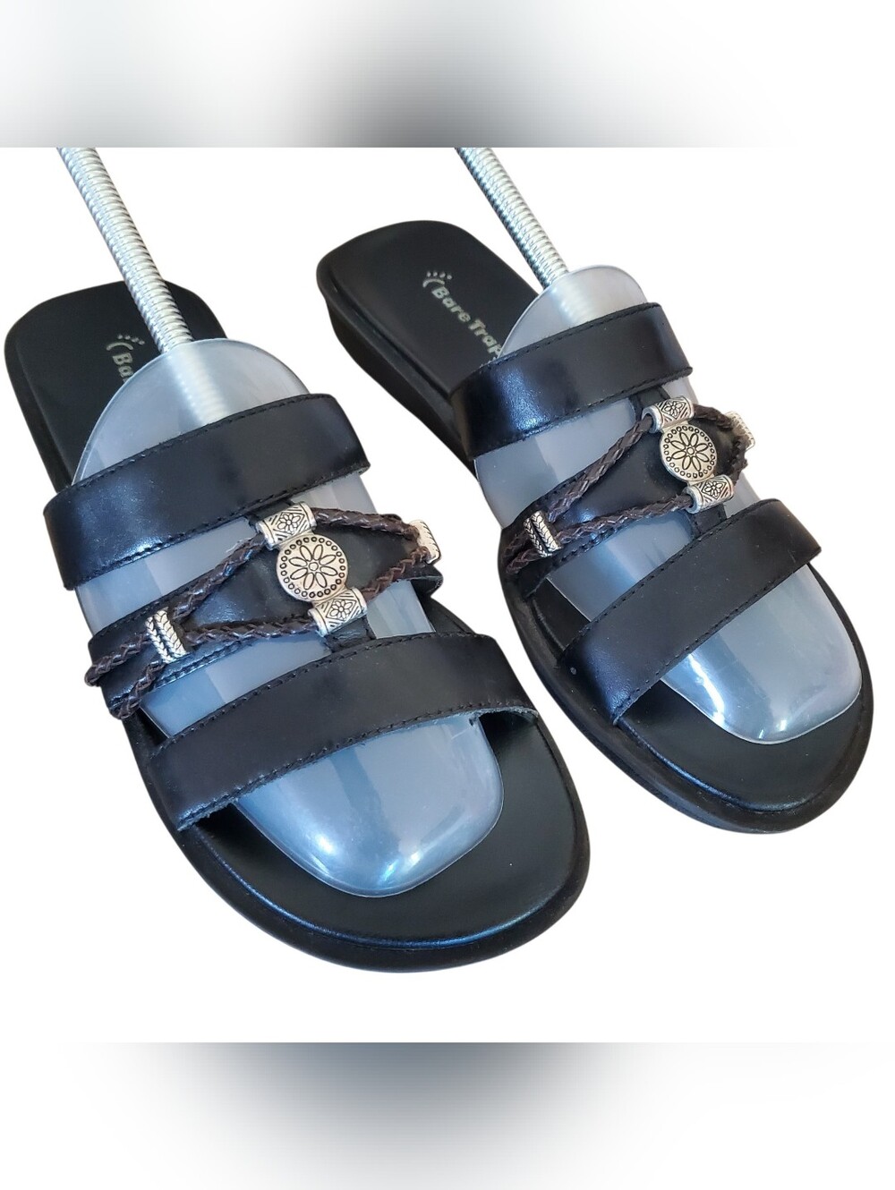 BareTraps Bernie black leather slip-on sandals with silver tone accents 7.5M